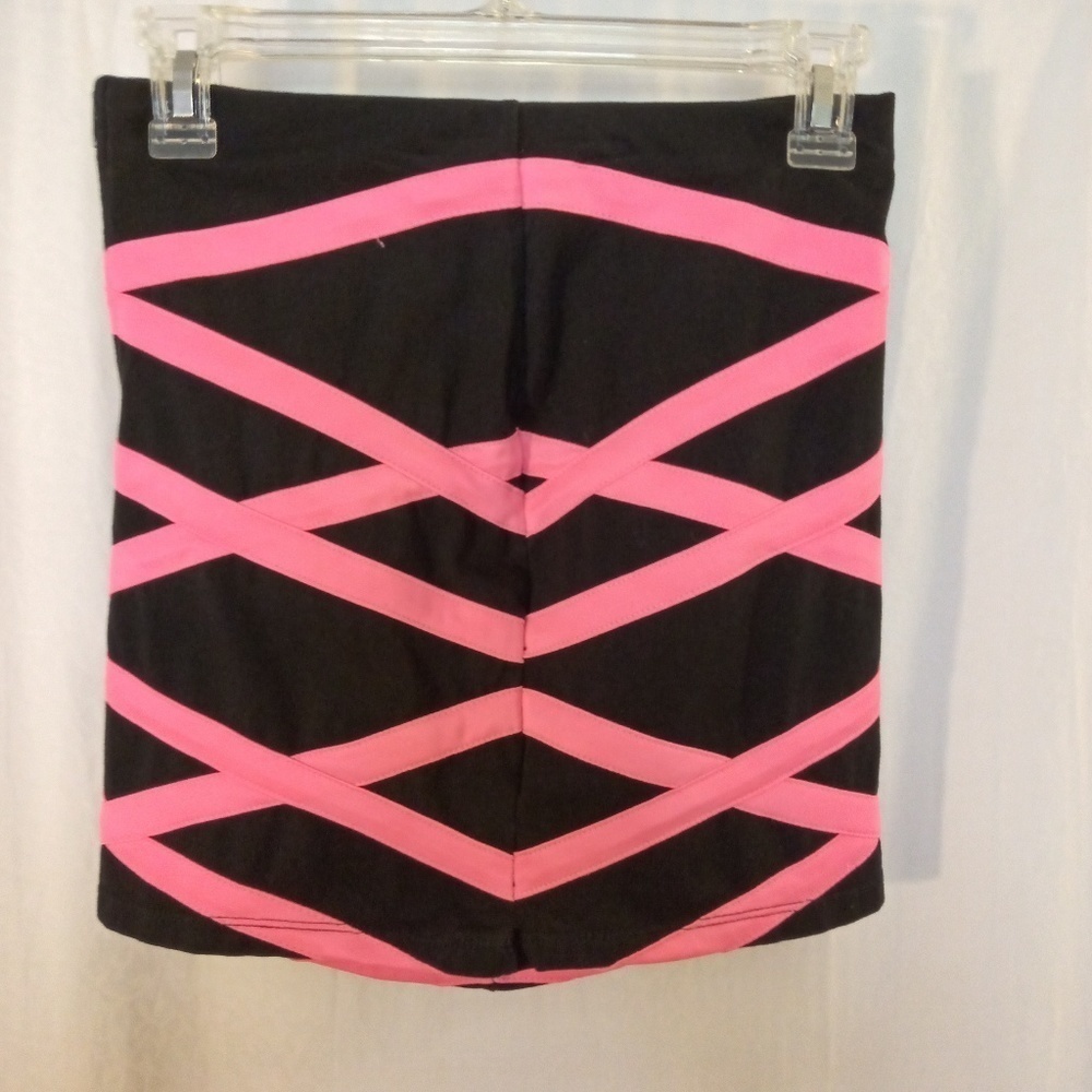 🌵FOREVER 21 Pink and black Mini Skirt Sz S